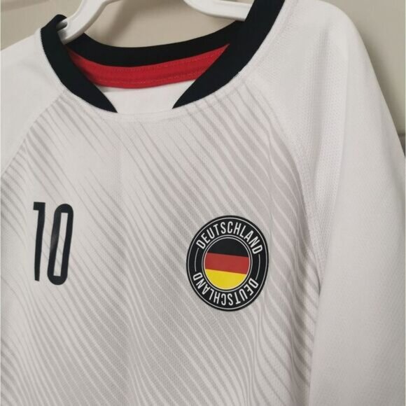 H & M soccer jersey size 4-6 years - Picture 2 of 4